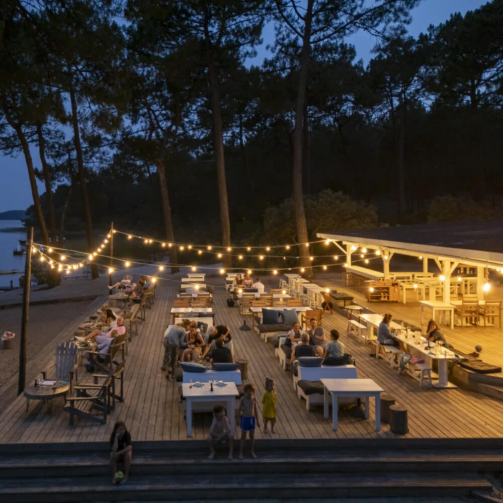 terrasse extérieur bord du lac Lacanau